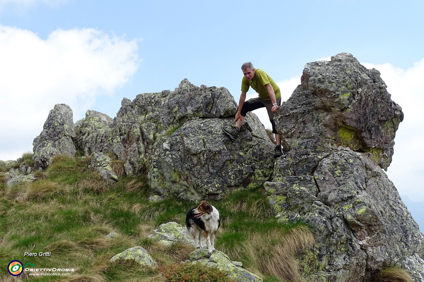 63 Passeggiando su roccioni.JPG